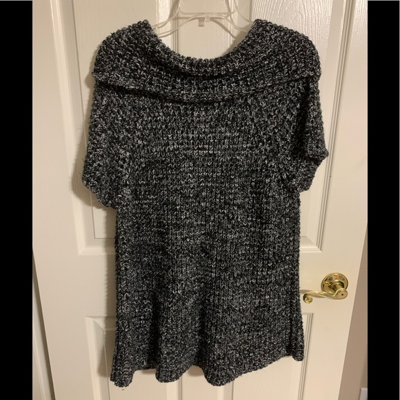 Black and White Sweater - Picture 2 of 4